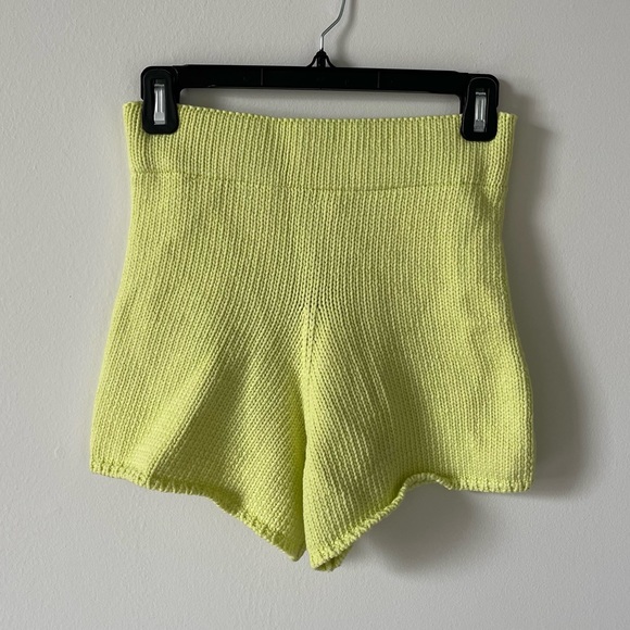 Zara Pants - ZARA COTTON BLEND KNIT SHORTS Light lime green SIZE S